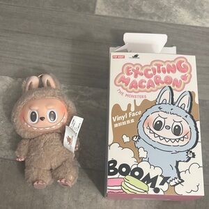 The Monster Macaron ( Toffee)